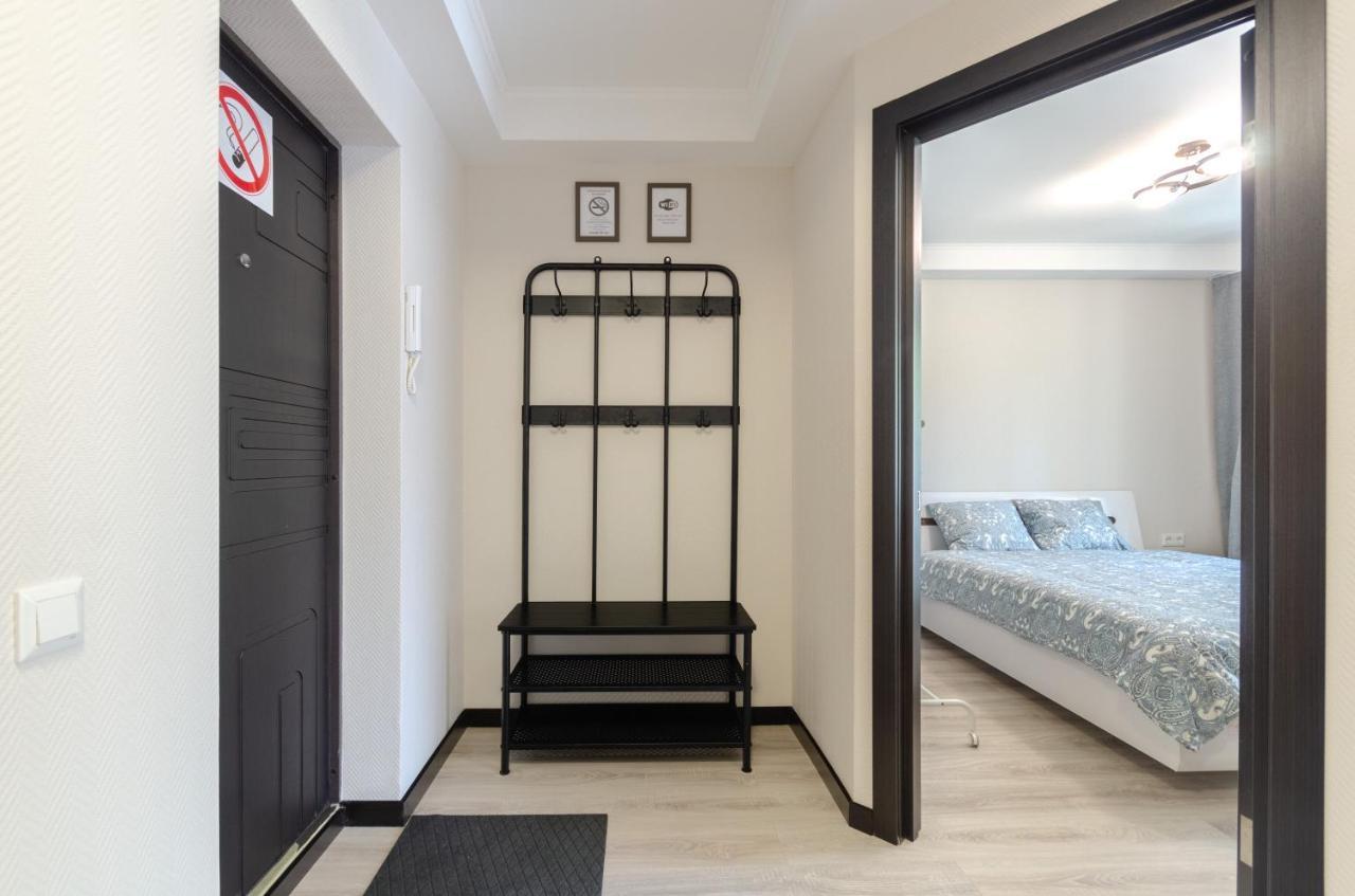 Artal Apartment On Obolonskyi Avenue 16 Kyiv Exterior photo