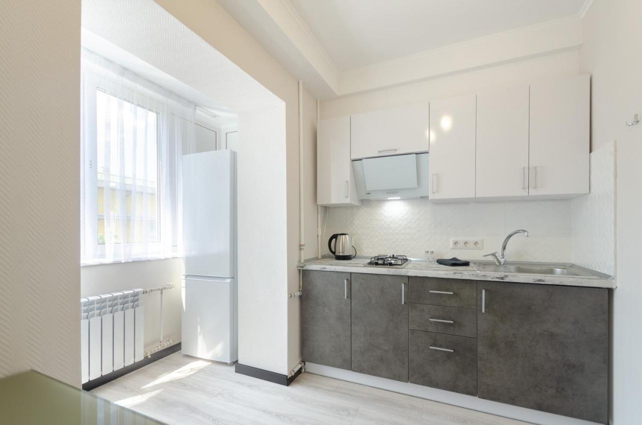 Artal Apartment On Obolonskyi Avenue 16 Kyiv Exterior photo