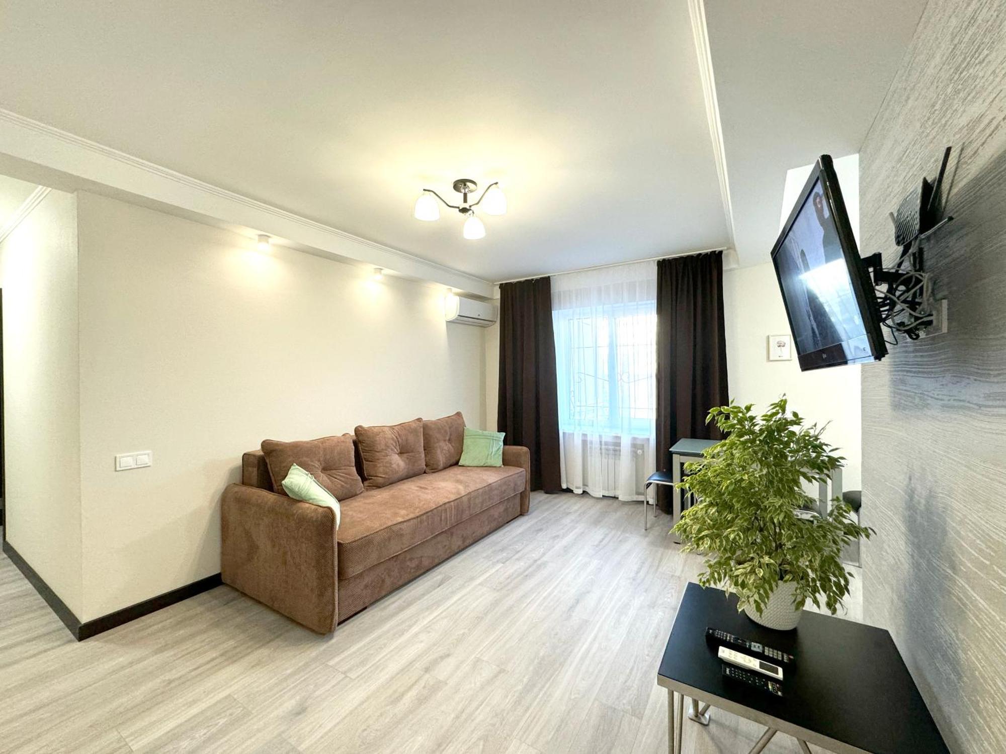 Artal Apartment On Obolonskyi Avenue 16 Kyiv Exterior photo