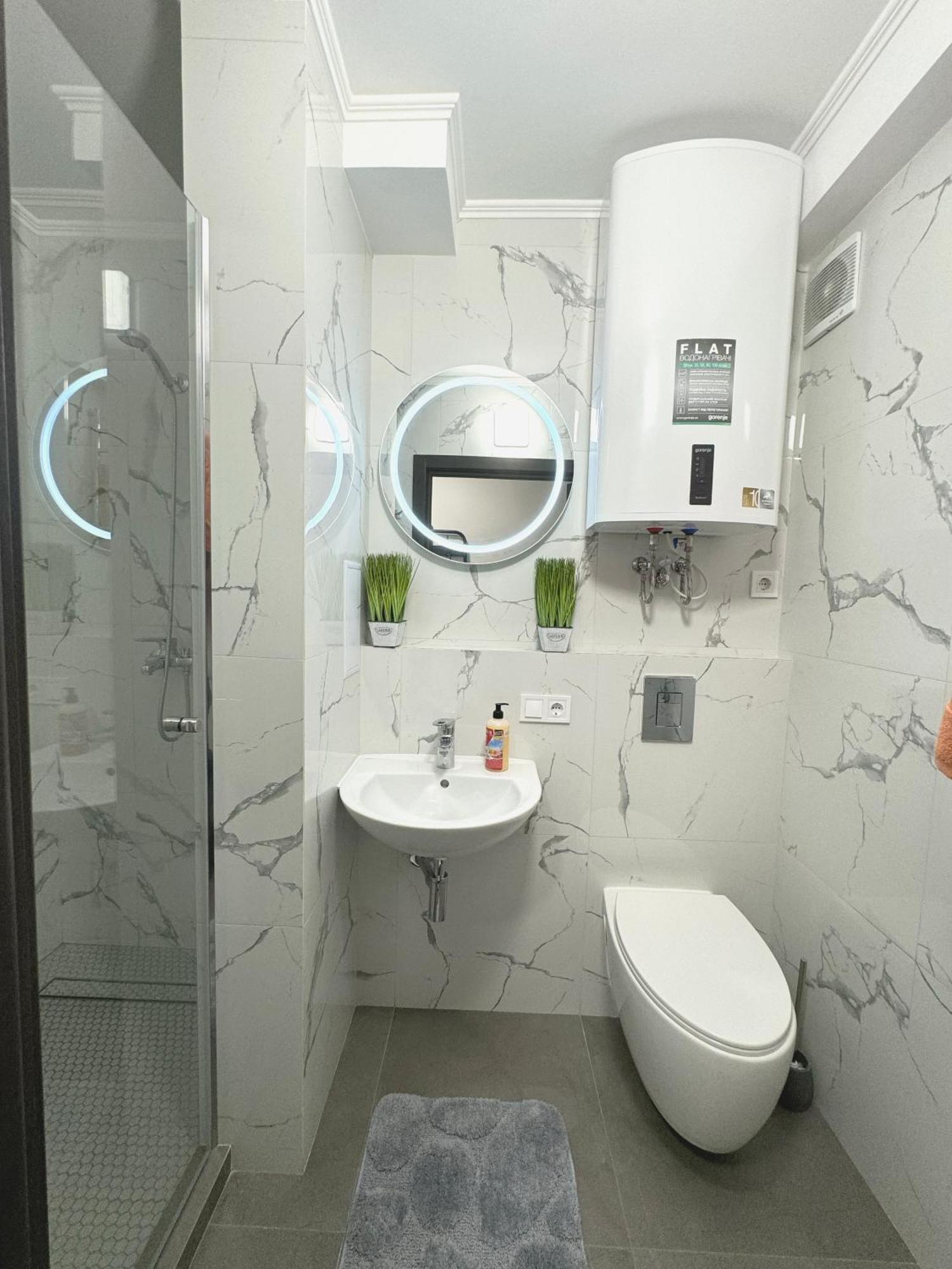 Artal Apartment On Obolonskyi Avenue 16 Kyiv Exterior photo